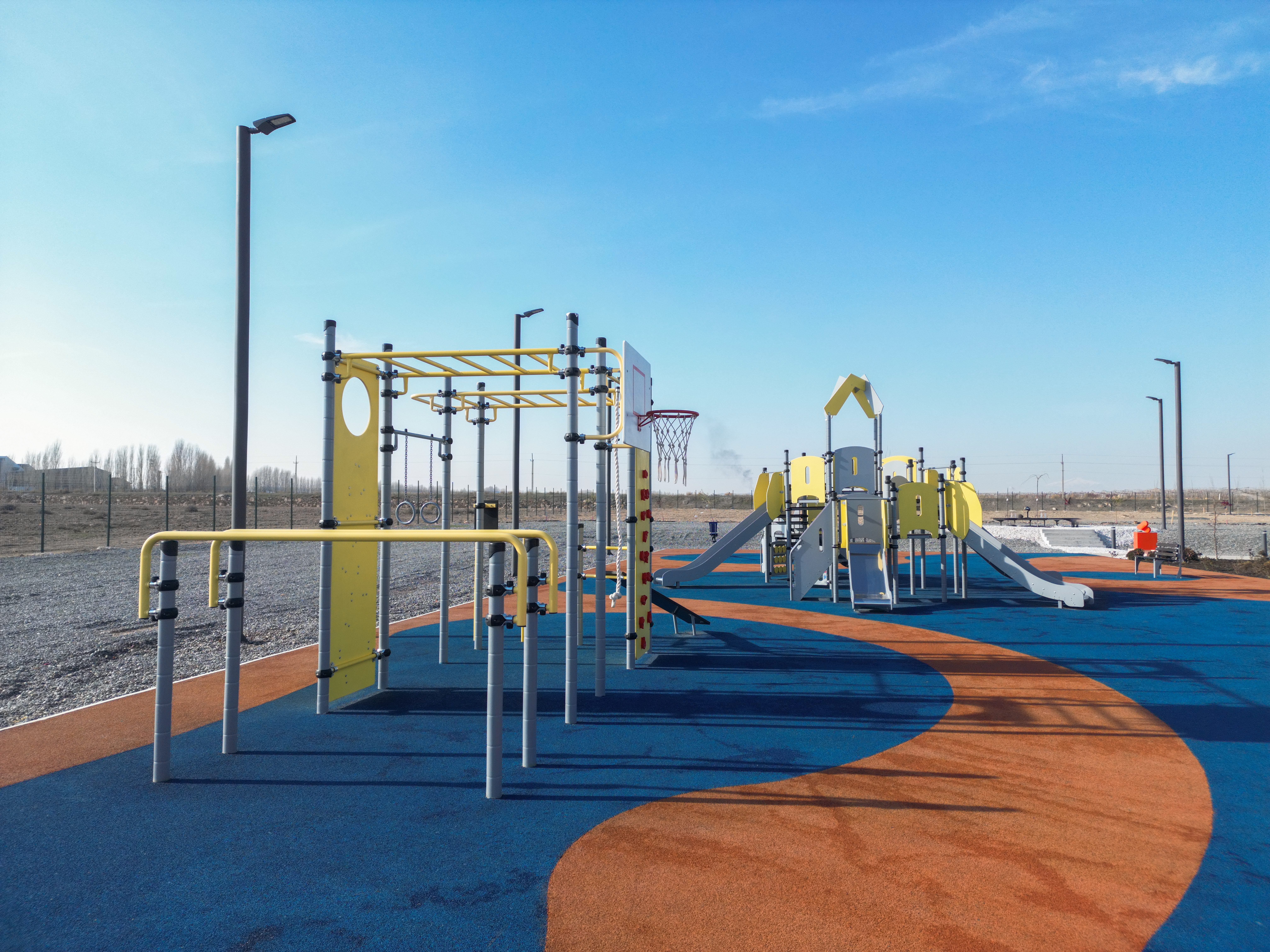 ԿՈԱՖ սմարթ կենտրոնի լուսավոր խաղահրապարակը